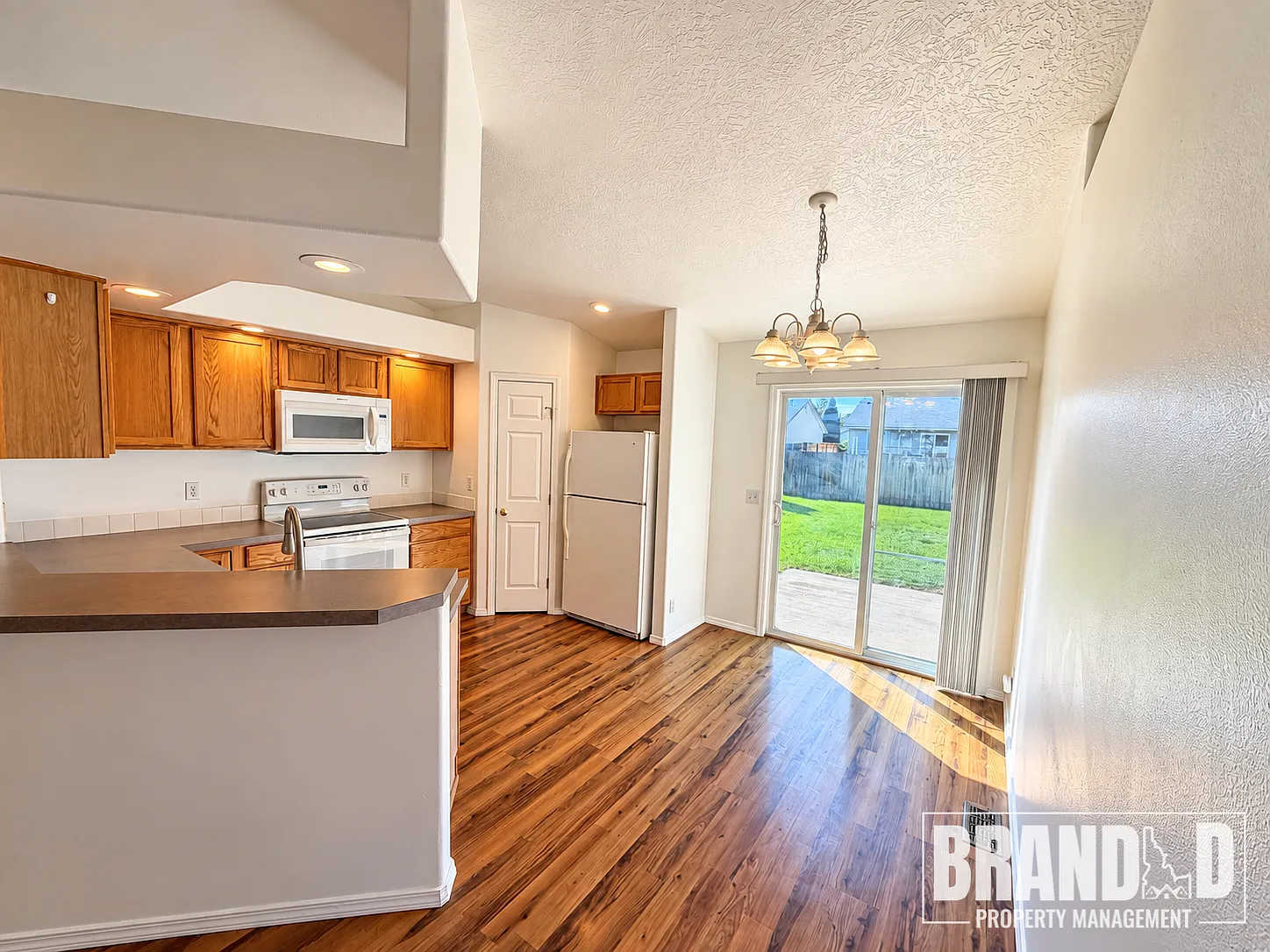 3 bed, 1127 sqft, $2,175 — Photo 3
