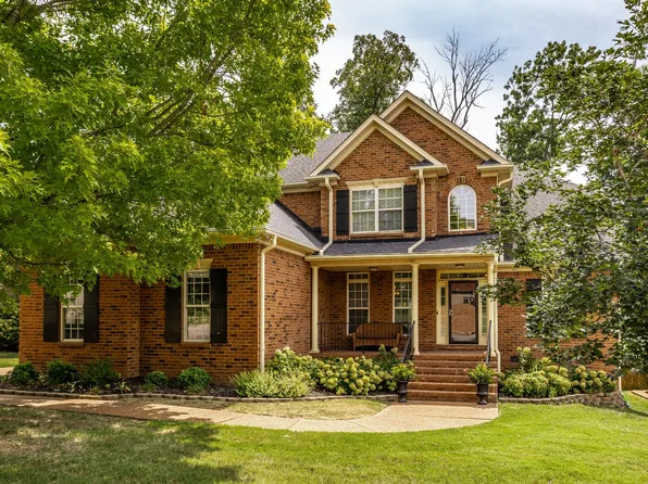 1074 Mansker Farm Blvd, Hendersonville, TN 37075