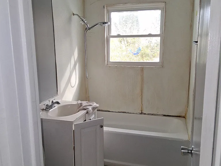 104 E Old Post Rd — Photo 19