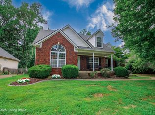 512 Valley College Dr, Louisville, KY 40272