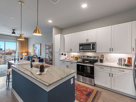 4th image of 501 W Rosedale St #440