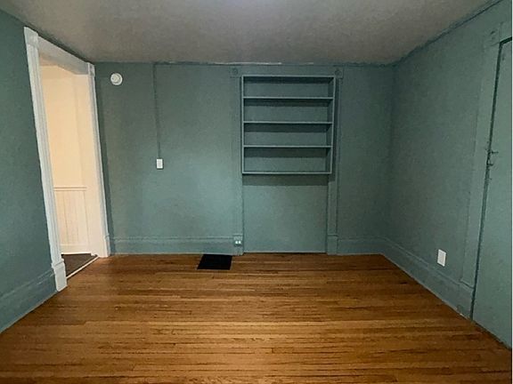 3rd image of 727 W Michigan Ave APT 2