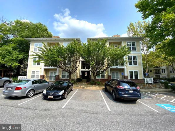 106 Booth St APT 18, Gaithersburg, MD 20878