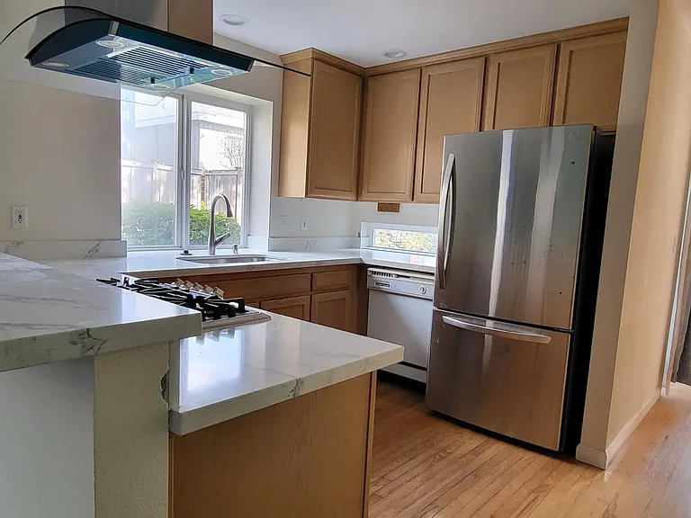 6222 31st Ave NE — Photo 9