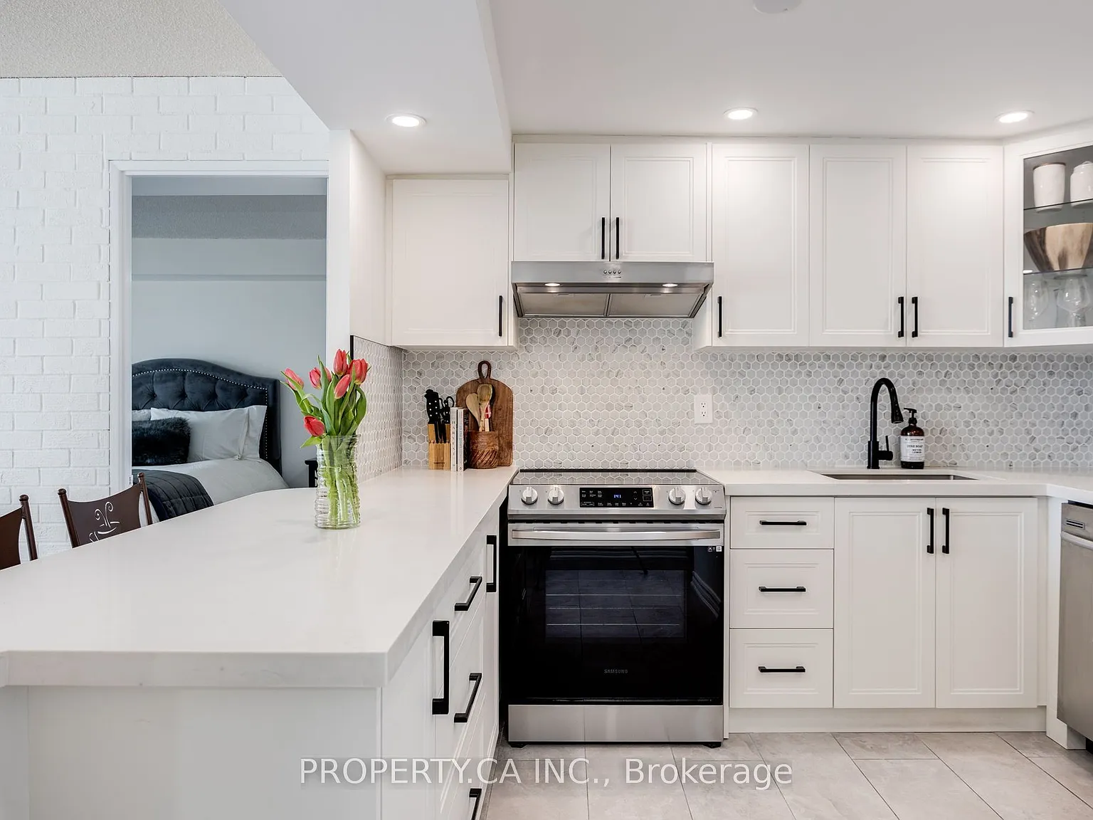 4 bed, $4,000 — Photo 2