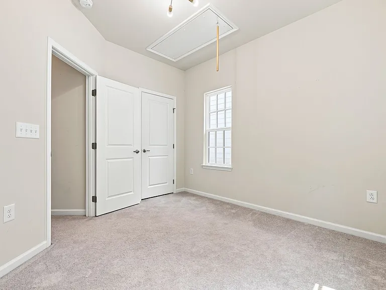121 Callowhill Ln — Photo 10