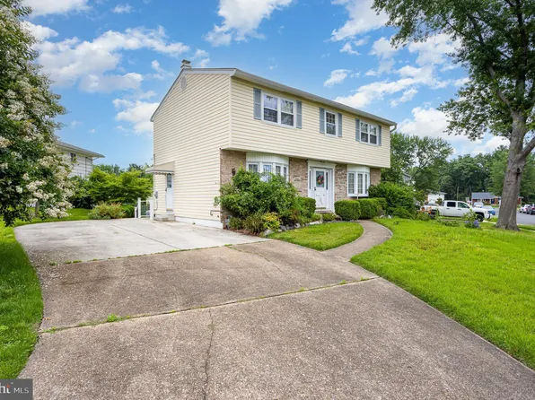 216 Royal Arms Way, Glen Burnie, MD 21061