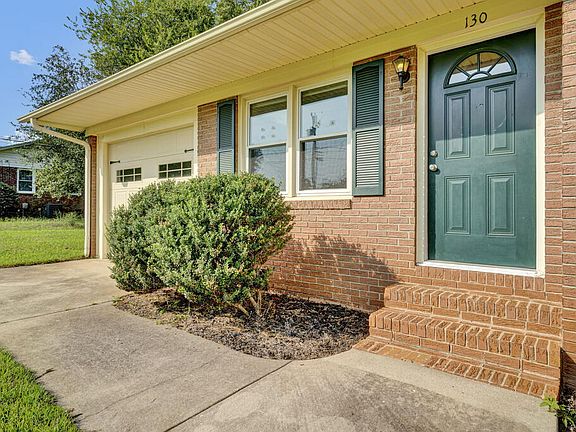 3rd image of 130 Thompson Dr