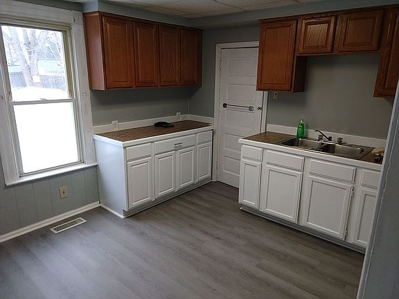 3rd image of 1420 Francis St