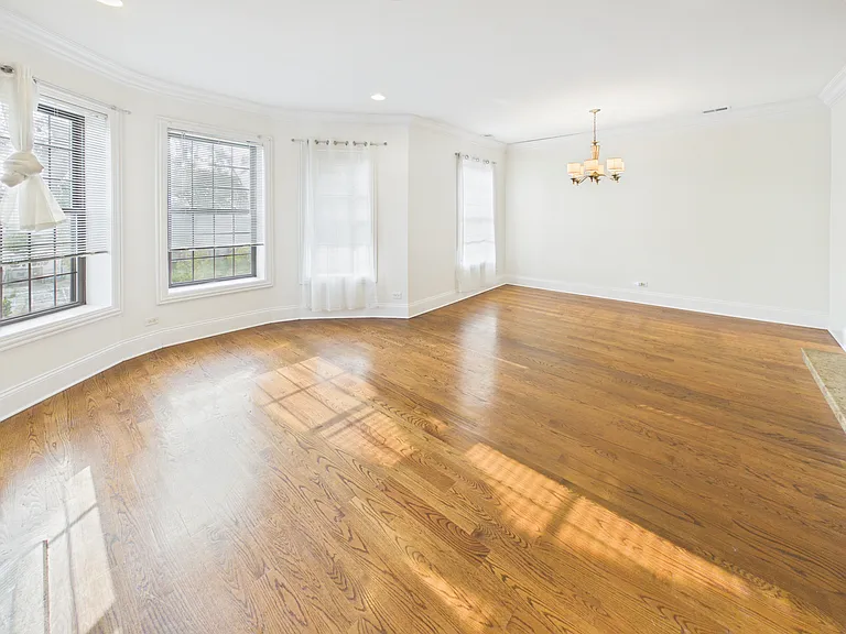 4917 S Prairie Ave #3 — Photo 2