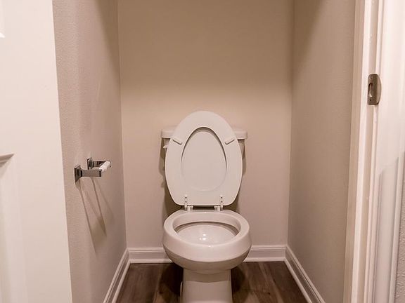 3rd image of 2038 Belmont Dr