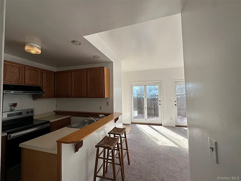 165 Ulster Ave #8 — Photo 12