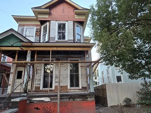 208 W 37th St, Savannah, GA 31401
