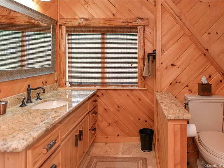 555 W Purchase Rd — Photo 12