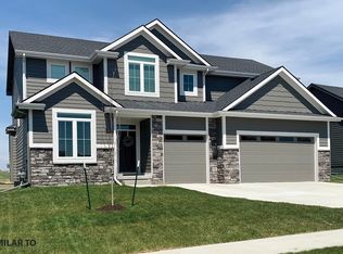 2730 SE Florence Dr, Waukee, IA 50263
