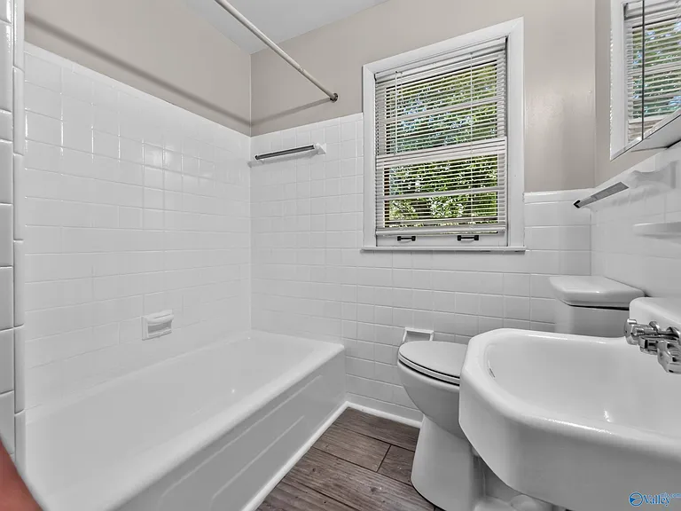 2303 Lynn Rd NW — Photo 10