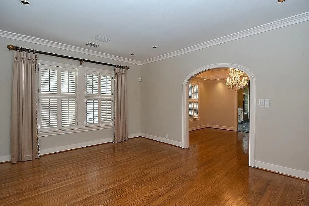 4 bed, 2.0 bath, 2252 sqft, $4,300 — Photo 3