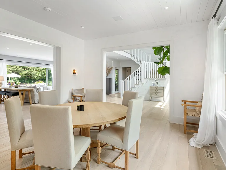 64 Chase Ct — Photo 17