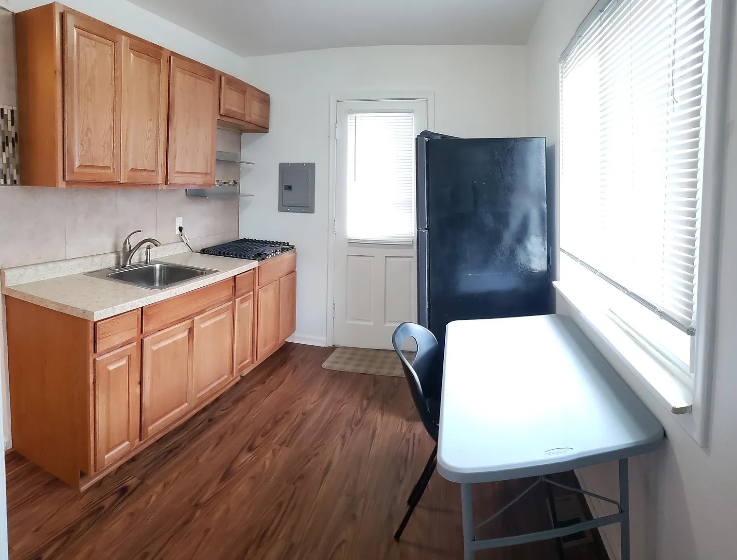 8459 Jewett Ave photo 1