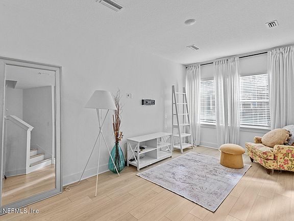 5th image of 11104 QUASAR Court