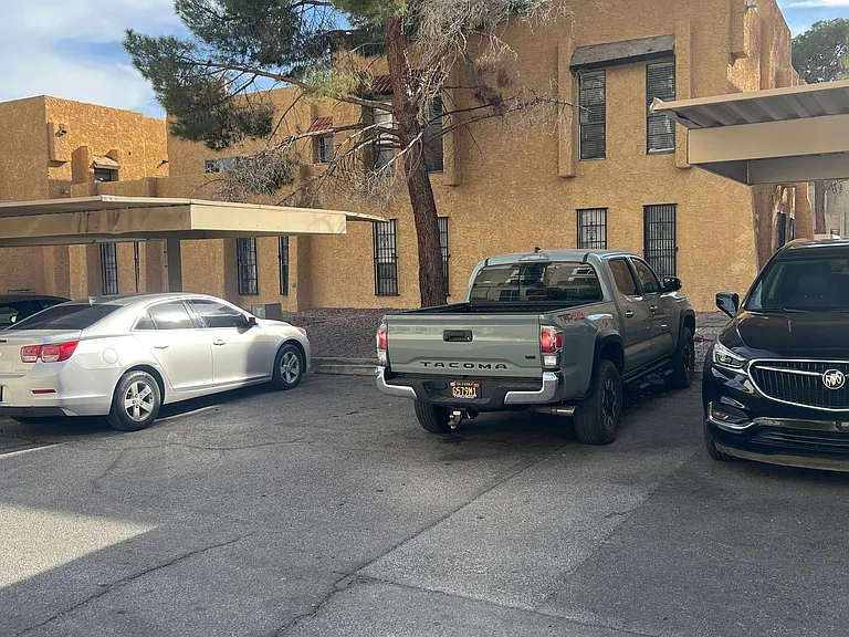4640 Koval Ln #D — Photo 36