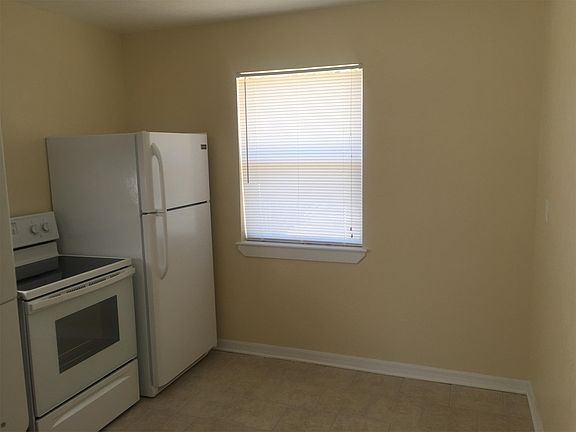3rd image of 23 Byron Ellinor Dr #A