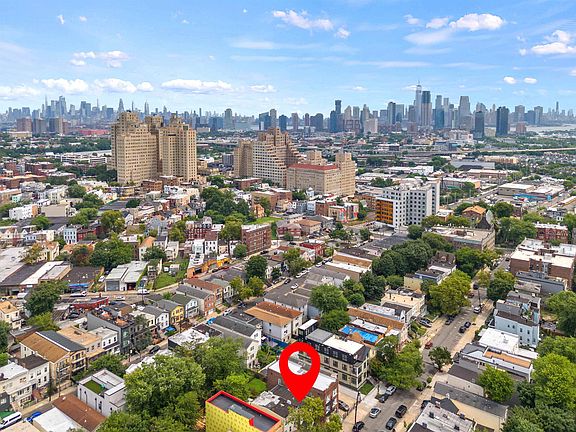 3rd image of 54 Gardner Ave