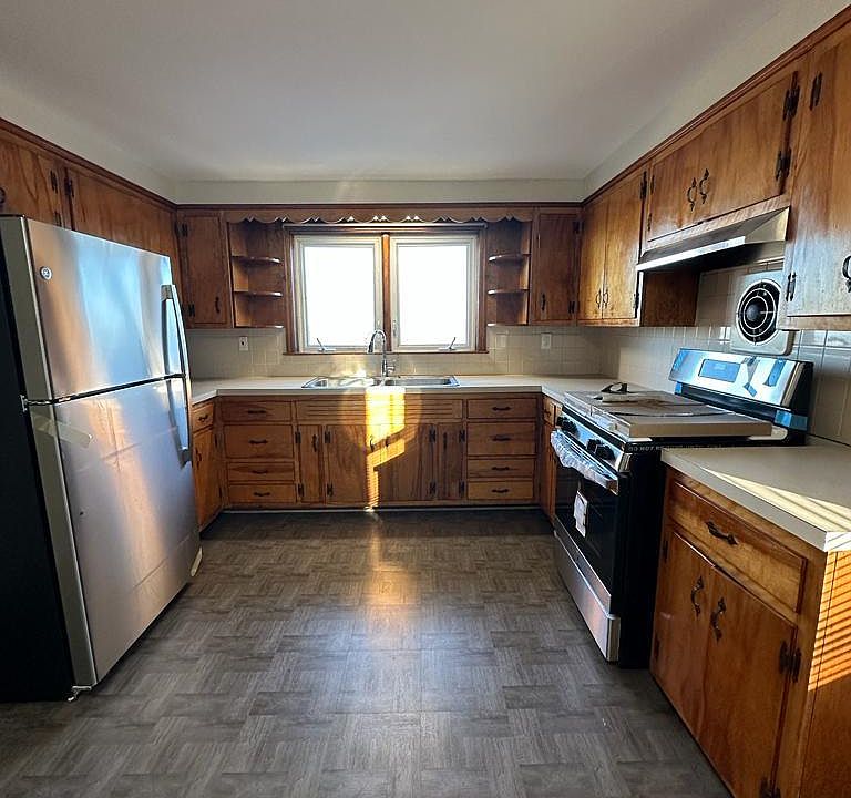 1st image of 68 Tower Pl #2