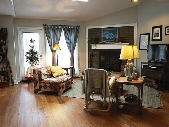 3rd image of 2595 N Moreland Blvd APT 101