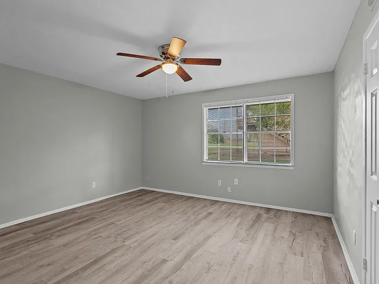 2729 Main St — Photo 9