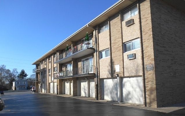 1st image of 10117 S Cicero Ave APT 305
