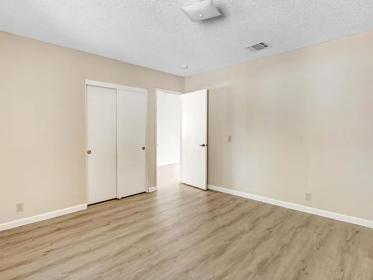 43580 Texas Ave — Photo 11