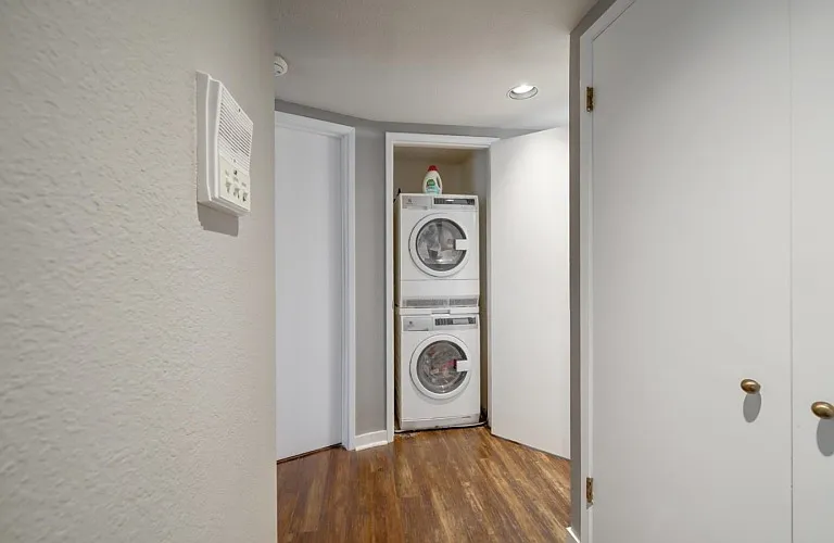 468 Laurel Ave — Photo 7