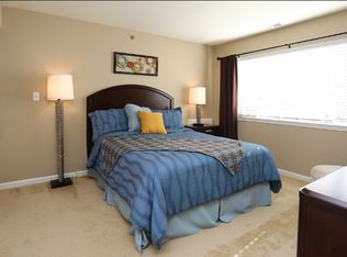 1301 Valley Stream Dr, Newark, DE 19702