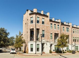 916 W Peach St, Fort Worth, TX 76102
