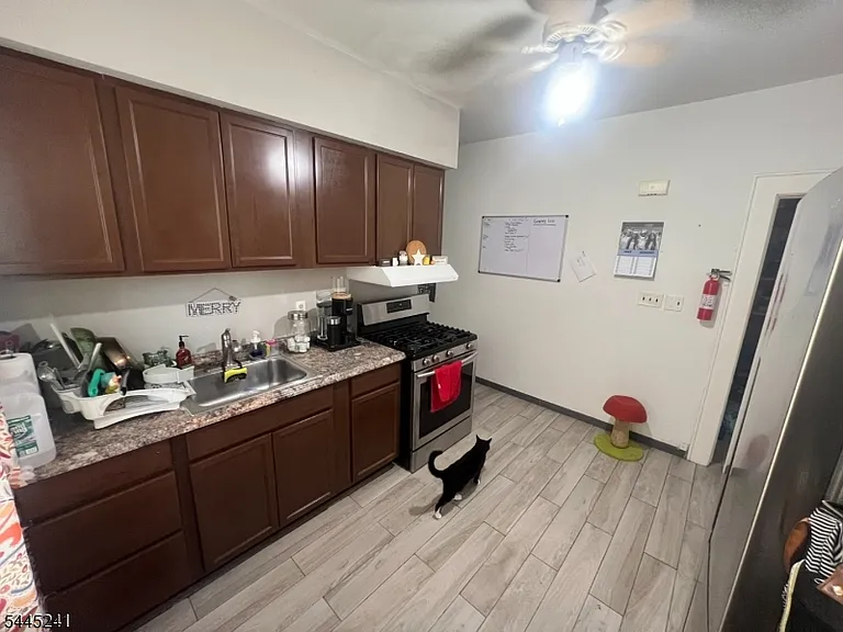 1353 Alina St #1 — Photo 7