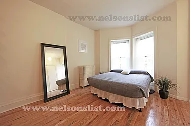 Rented by R New York