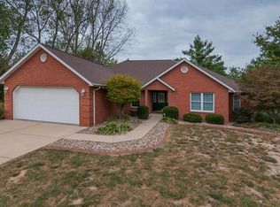 1817 Creekside Dr, Swansea, IL 62226