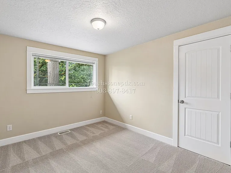 2791 Warwick St — Photo 25