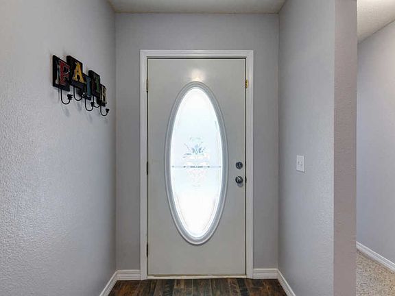 5th image of 1621 Florence Ave