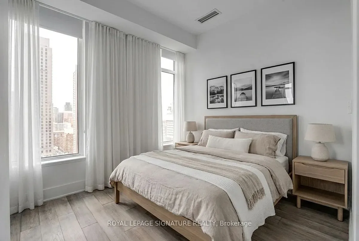 Building Photo - 11 Yorkville Ave #2310