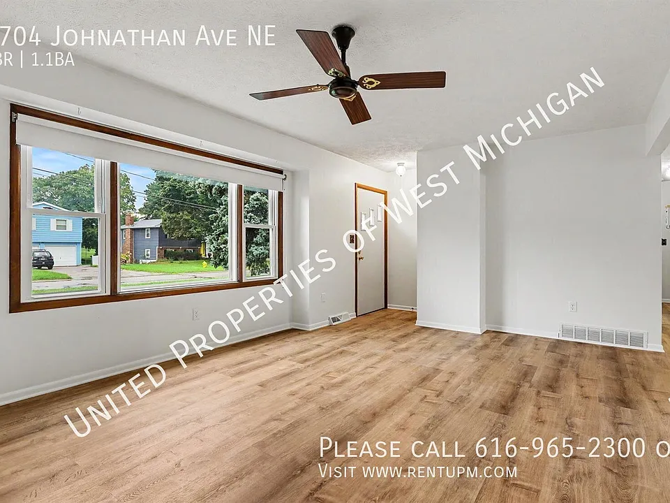 2704 Johnathan Ave NE