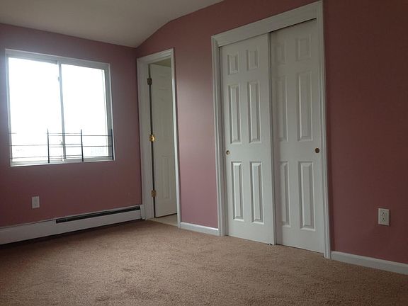 4th image of 10706 164th St #2