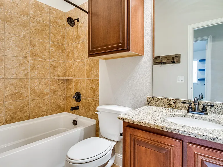 4619 Amesbury Ln — Photo 16