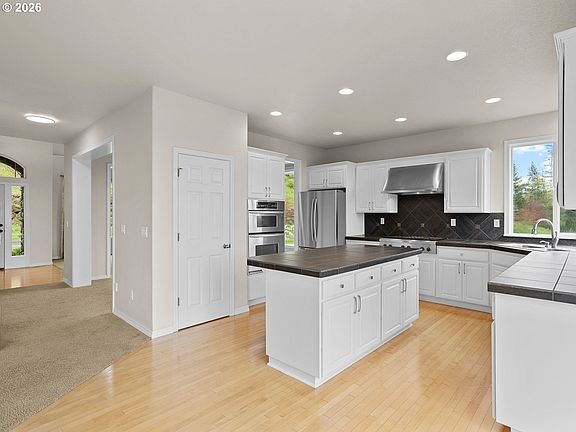 5th image of 10928 SE Lenore St