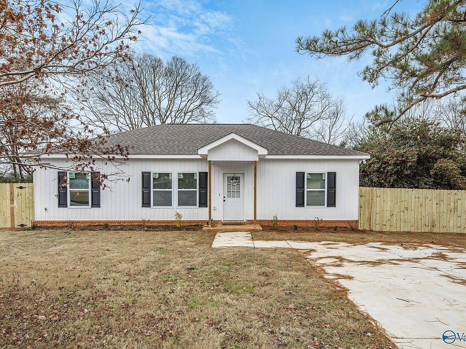 1st image of 1023 Clubview Dr