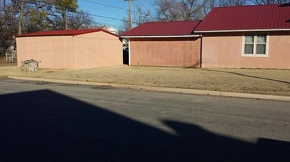 2nd image of 200 E Main St