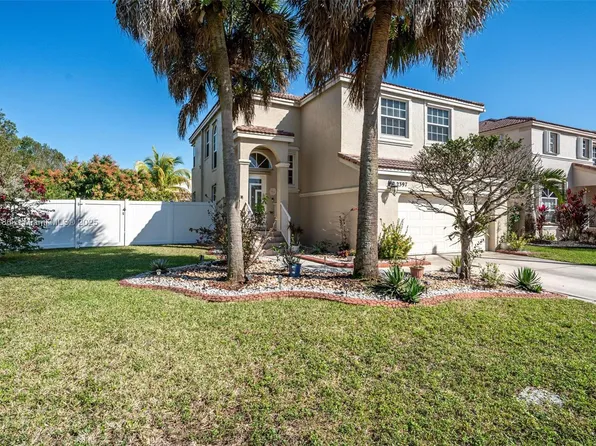 2397 NW 158th Ln, Pembroke Pines, FL 33028