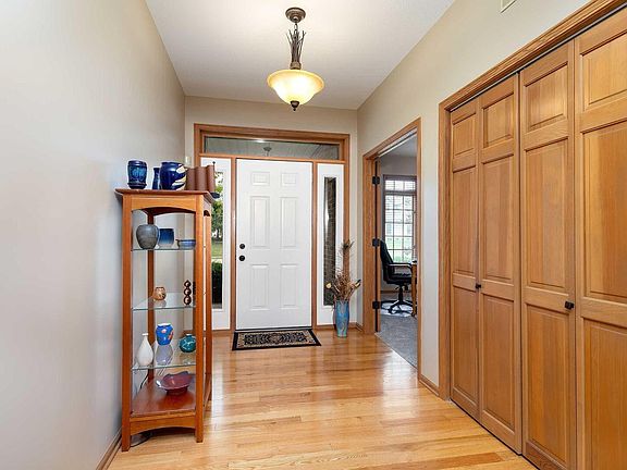 2nd image of 2559 Buckingham Ave
