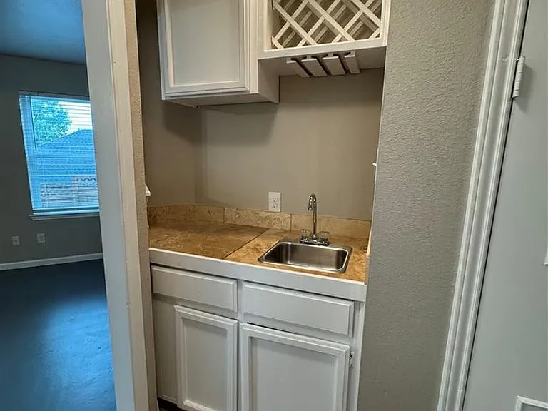 502 Green Valley Cv — Photo 12